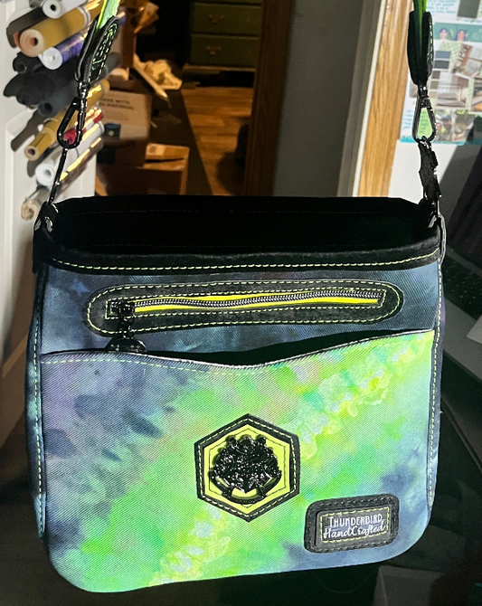 Gaia Crossbody